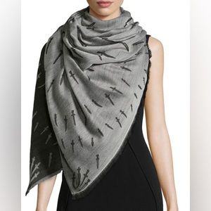 Rag & Bone
Dagger Fringed Jacquard Scarf, Black/Gray
